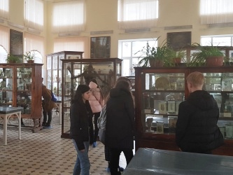 Александр Бондаренко организовал для школьников экскурсию в музей анатомии